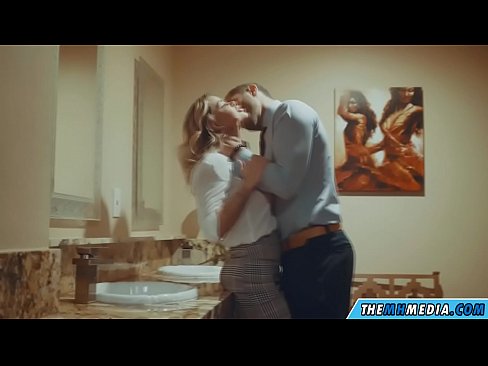 ❤️ כשבלונדינית חזה מפתה אותך בשירותים ציבוריים ❤️ פורנו רוסי אצלנו ❌️❤